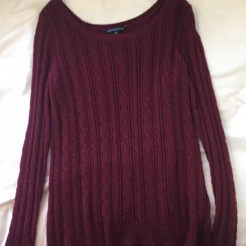 American Eagle maroon sweater